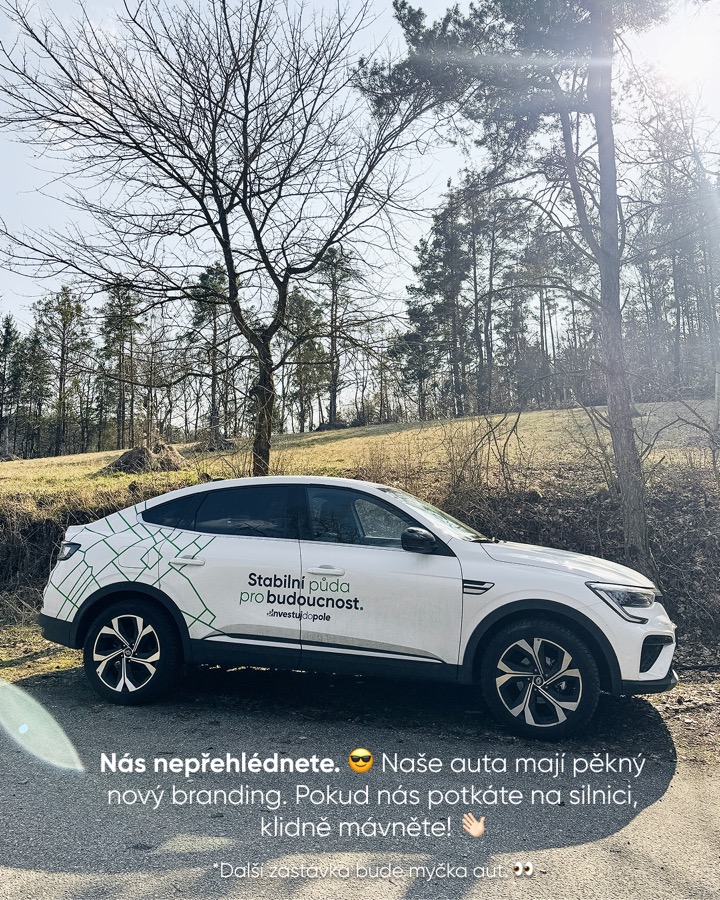 Firemní auto Investujdopole.cz v terénu